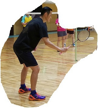ここがポイント相撲のたちあいポーズです